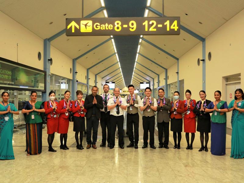 Cathay-Pacific-resumes-flights-to-Sri-Lanka-800x600